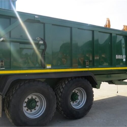 TONDEUSE A GAZON AUTOPORTÉE RANSOMES HR300 2018