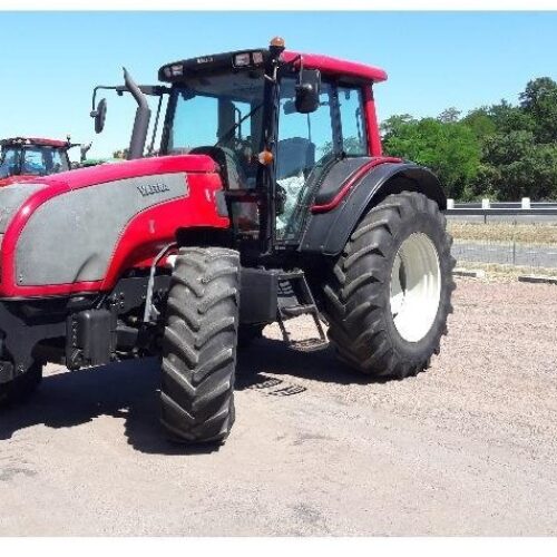 Tracteur VALTRA T121