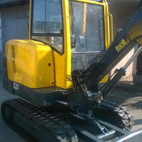 VOLVO EC 25